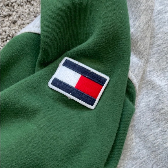 Grey, green, blue Tommy Hilfiger Crewneck!!💙🤍💚 - Picture 4 of 4